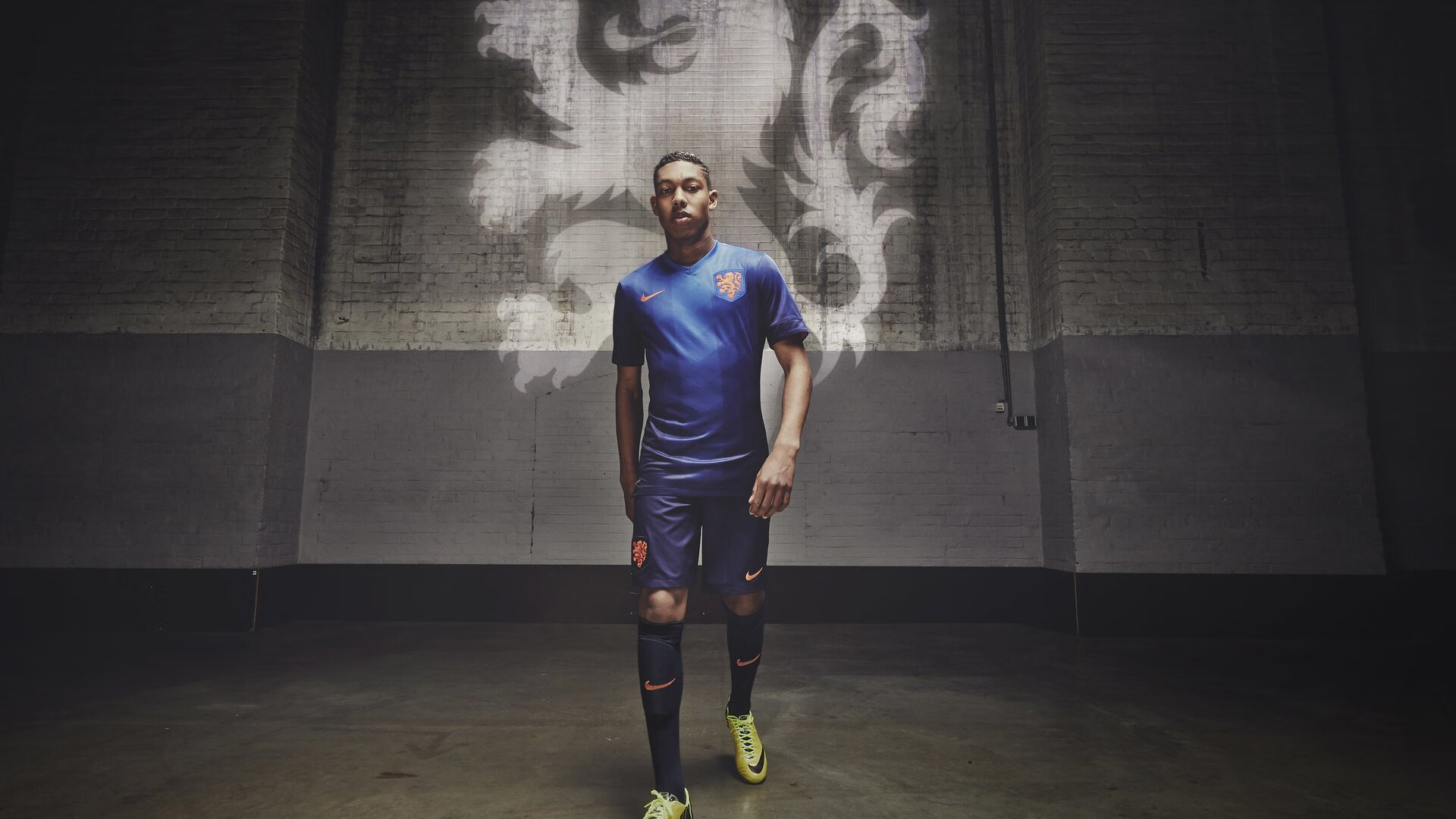 逆境中的冠军：战胜困难的球队故事！，逆境挑战