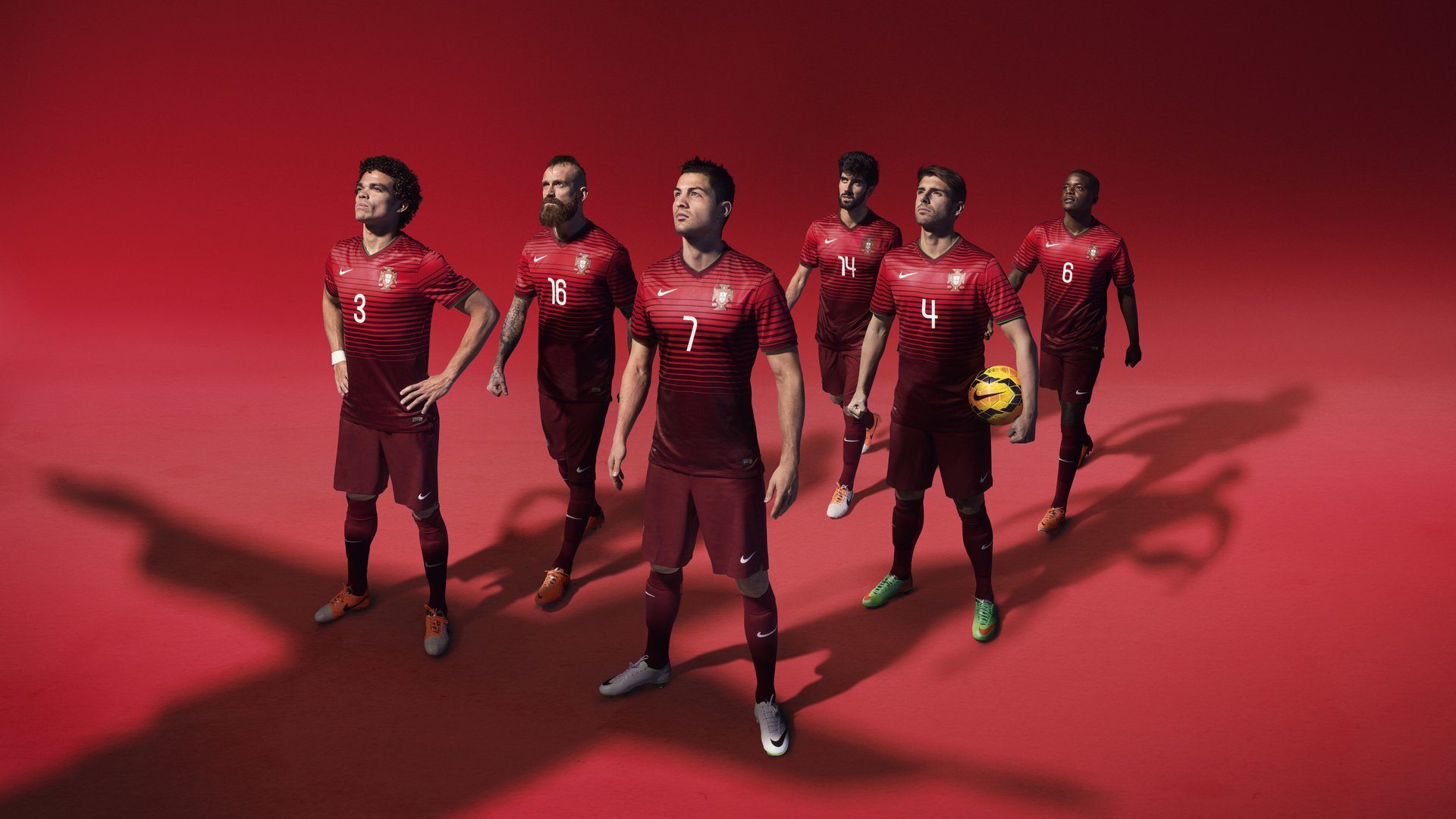 国足球员技术动作精进明显,国足操作